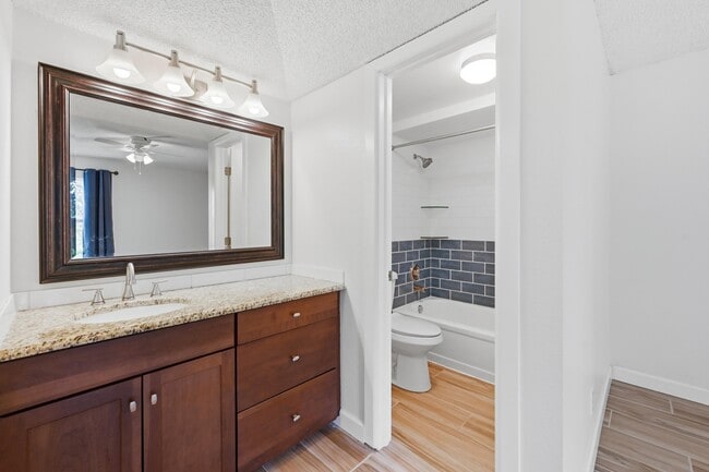 Building Photo - 2805 Casita Way
