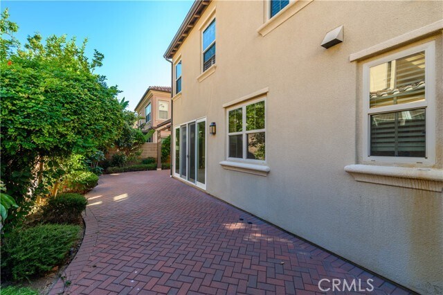 Building Photo - 70 Nassau