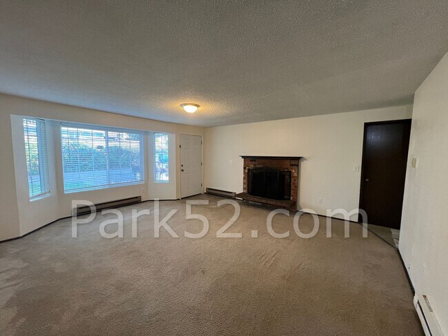 Building Photo - 12613 80th Ave E