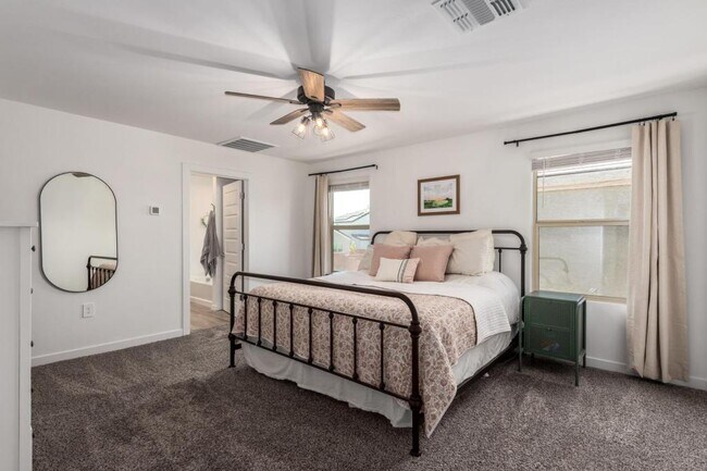 Building Photo - 12796 E Giada Dr