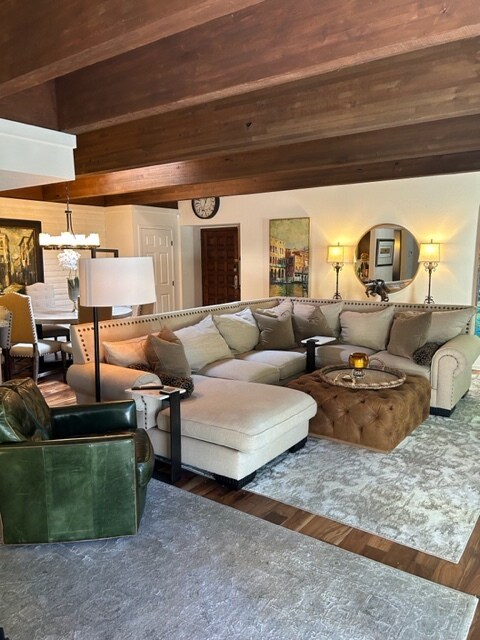 Building Photo - 120 Country Club Dr