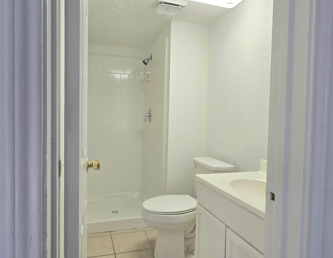 Building Photo - 7151 Chasewood Dr