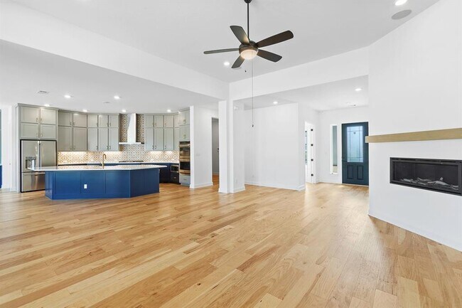 Building Photo - 151 Starfire Dr