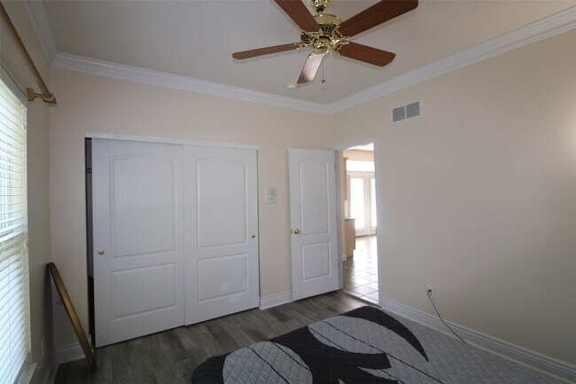 Building Photo - 320 Remington Way Dr
