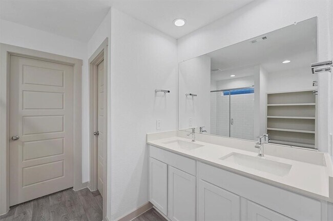 Building Photo - 7815 Elm Birch Ln