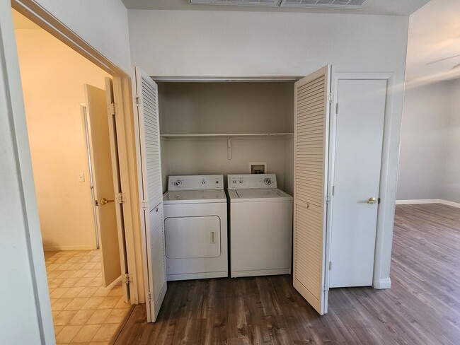 Building Photo - Cozy Condo in the Heart of Green Valley