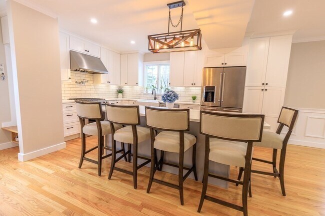 Building Photo - 58 Walnut St