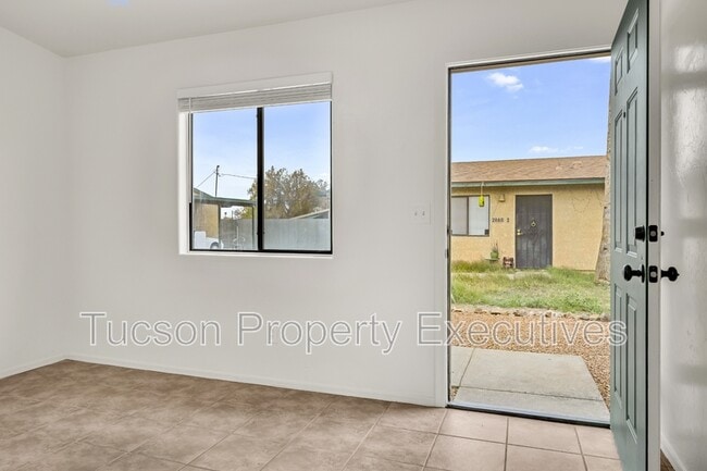 Building Photo - 2666 N Winstel Blvd