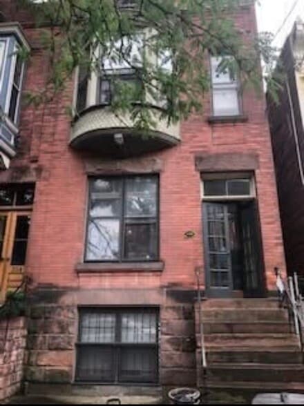 Building Photo - 356 Hamilton St