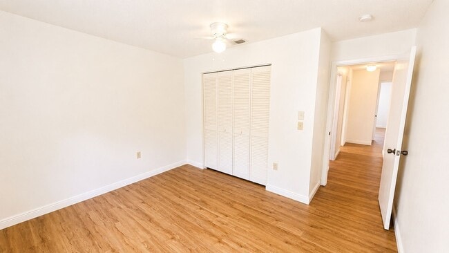 Building Photo - 1624 Whitehead Dr