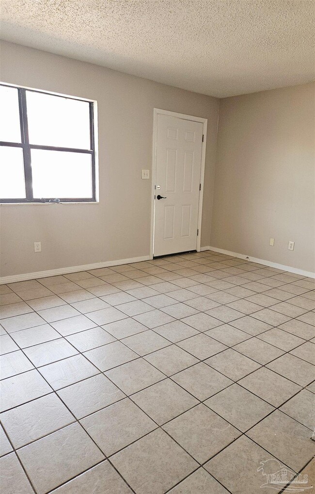 Building Photo - 7240 Hilburn Rd