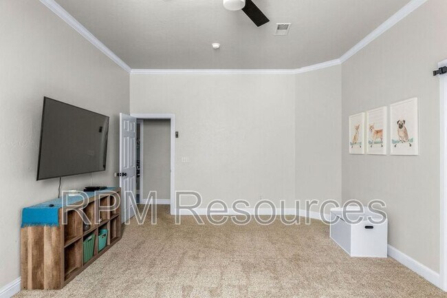 Building Photo - 8012 NE 140th St