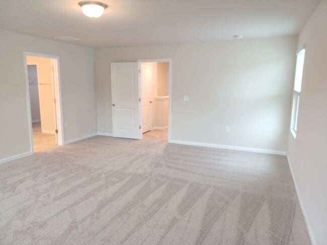 Building Photo - 1006 Depot Dr