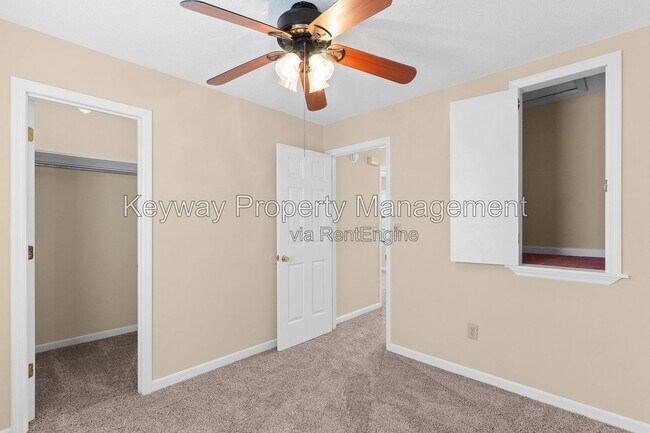 Building Photo - 3638 Karleen Rd