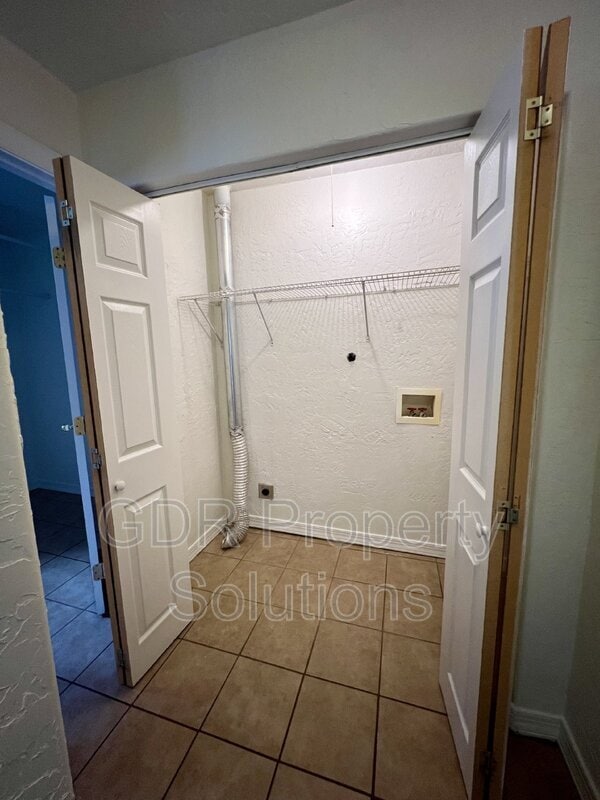 Building Photo - 3529 Ross Ave SE