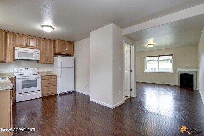 Building Photo - 1337 E 14th Ave