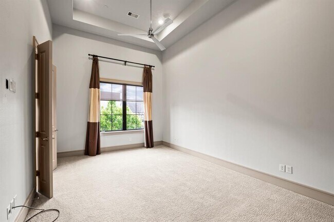 Building Photo - 1405 Lake Pointe Pkwy