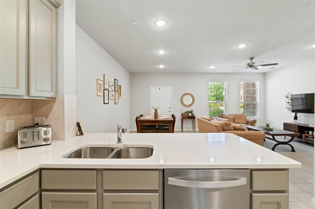 Building Photo - 3540 Cricket Dr