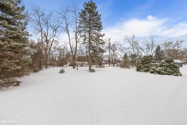 Building Photo - 7618 Sylvan St