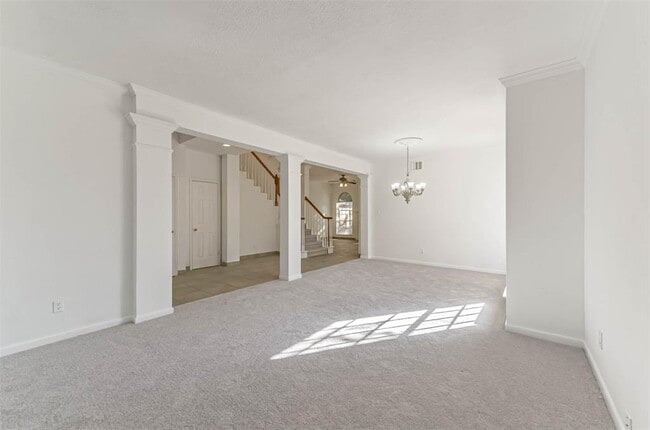 Building Photo - 15206 Evergreen Knoll Ln