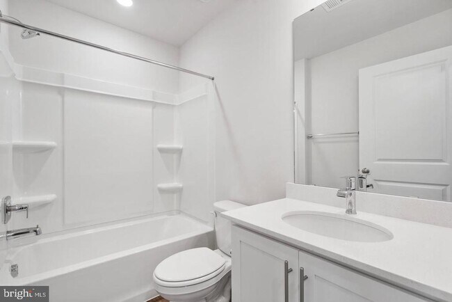 Building Photo - 16525 Green Glade Dr