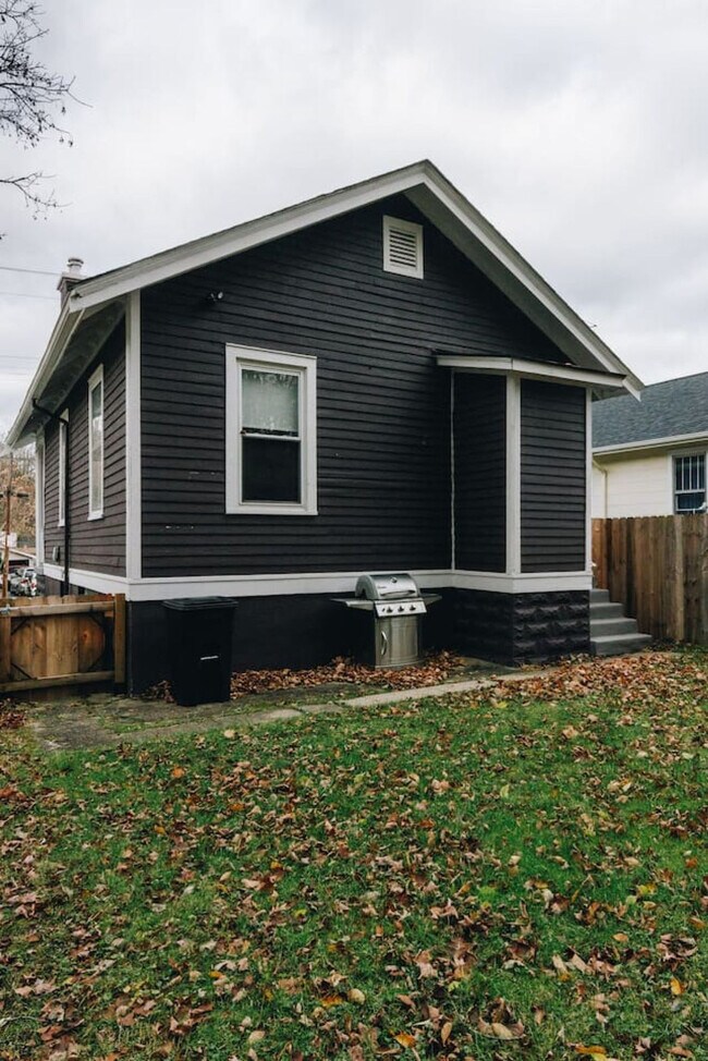 Building Photo - 3508 Tarpis Ave