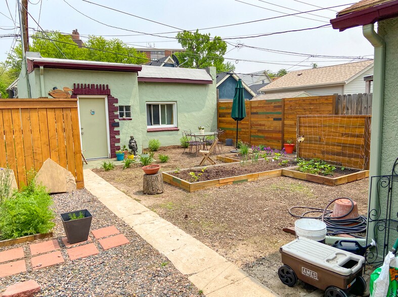 Building Photo - 42 Fox St