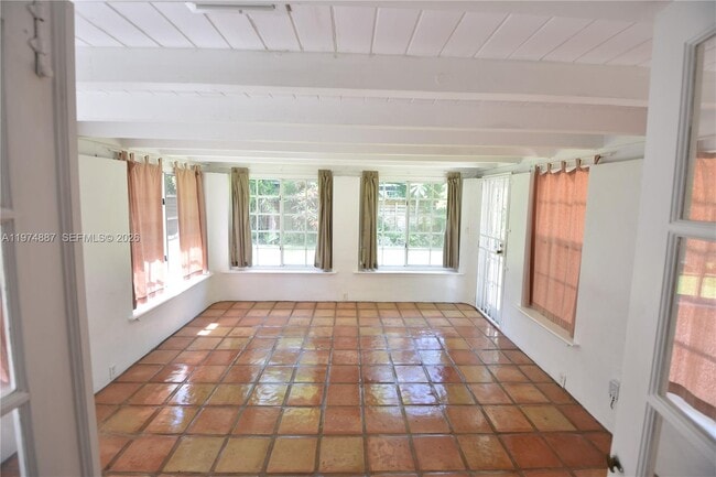 Building Photo - 5900 SW 60th St