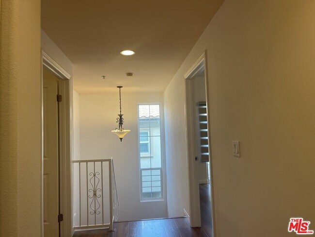 Building Photo - 2315 Mira Vista Ave