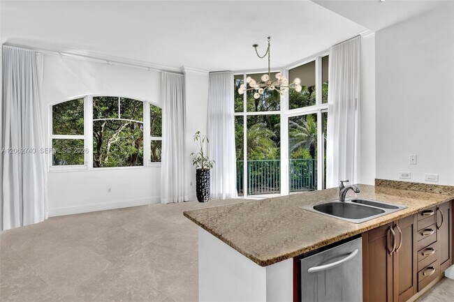 Building Photo - 20000 E Country Club Dr