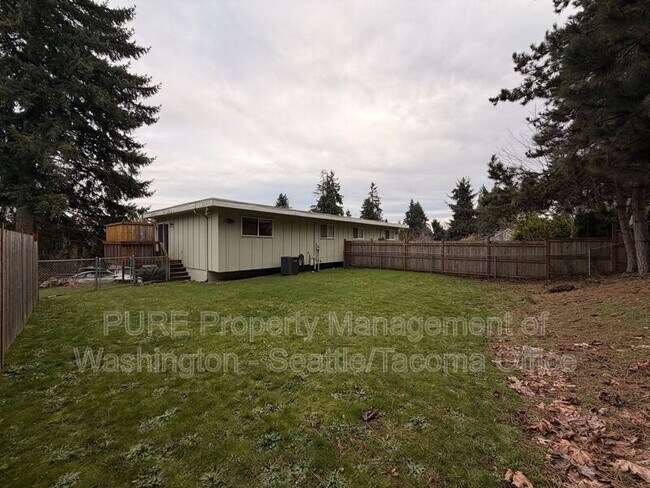 Building Photo - 10410 S Fruitland