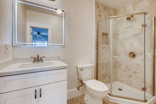 Building Photo - Beautifully Renovated 3 Bed / 2 Bath Home in Prime Central San Diego Location – Pet Friendly!