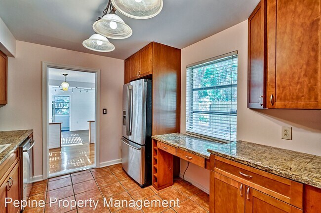 Building Photo - 3 br, 1 bath House - 725 NW 33rd Ave