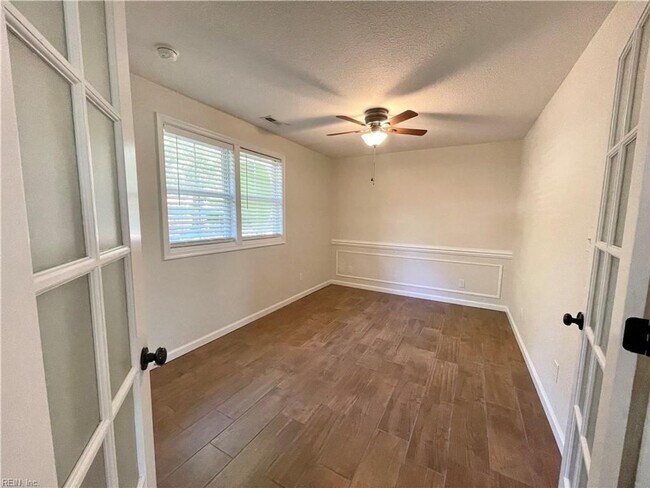 Building Photo - 1075 Kenya Ln