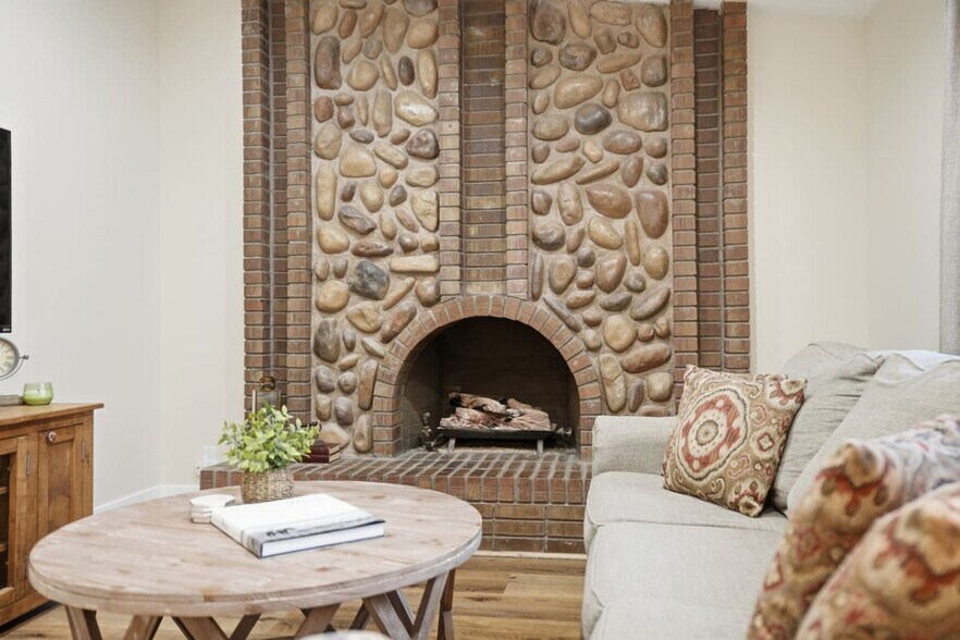 Building Photo - 3588 Bengal Blvd