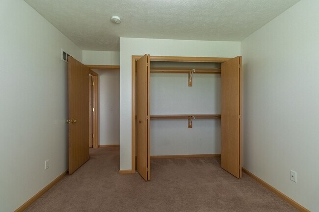 Building Photo - Great Home Close to New Schools and the Fallbrook YMCA