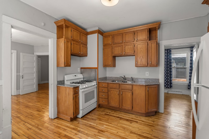 Building Photo - 1123 5th St NE