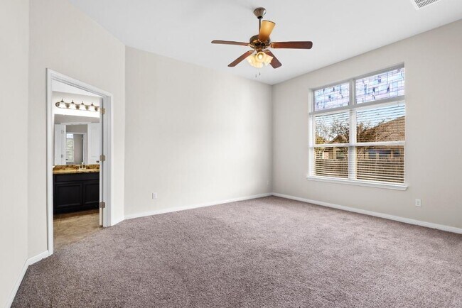 Building Photo - 2923 Bluffstone Dr