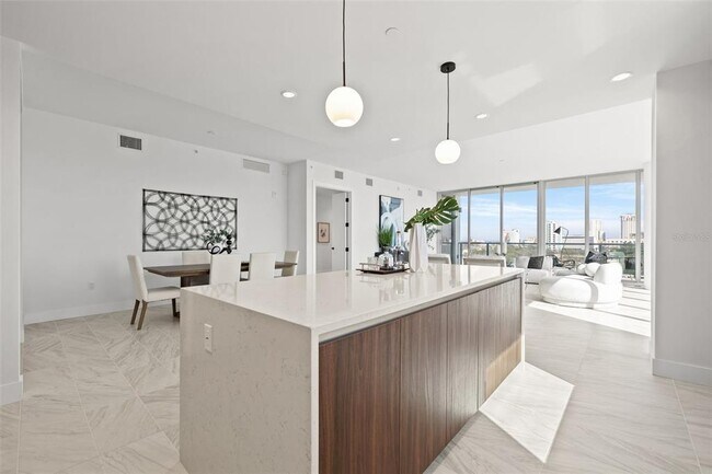 Building Photo - 777 3rd Ave N