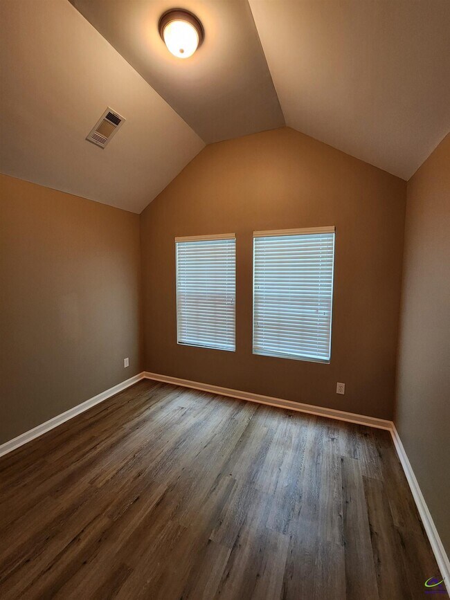 Building Photo - 103 Haven Way