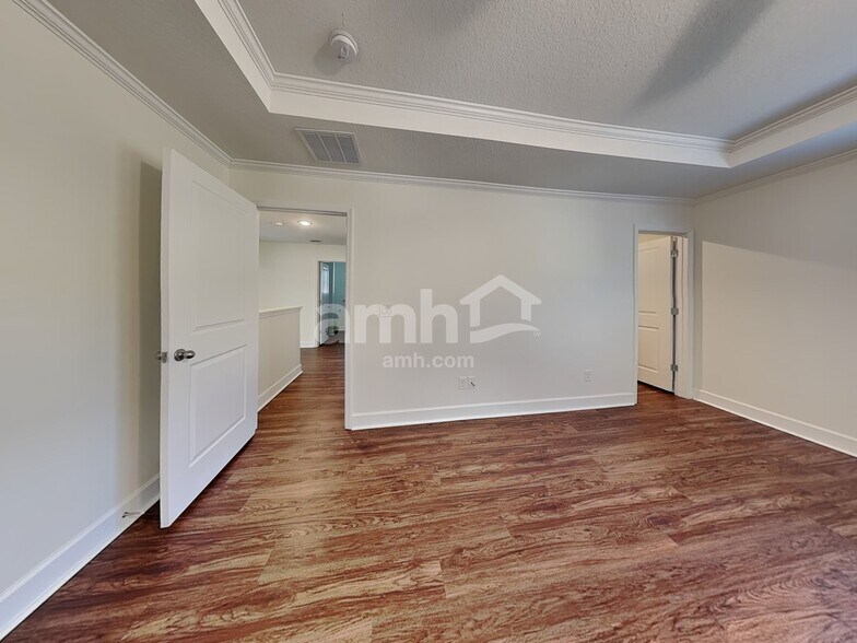 Building Photo - 1336 Mount Logan Dr