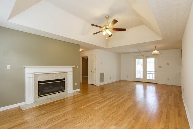 Building Photo - 566 Autumndale Dr