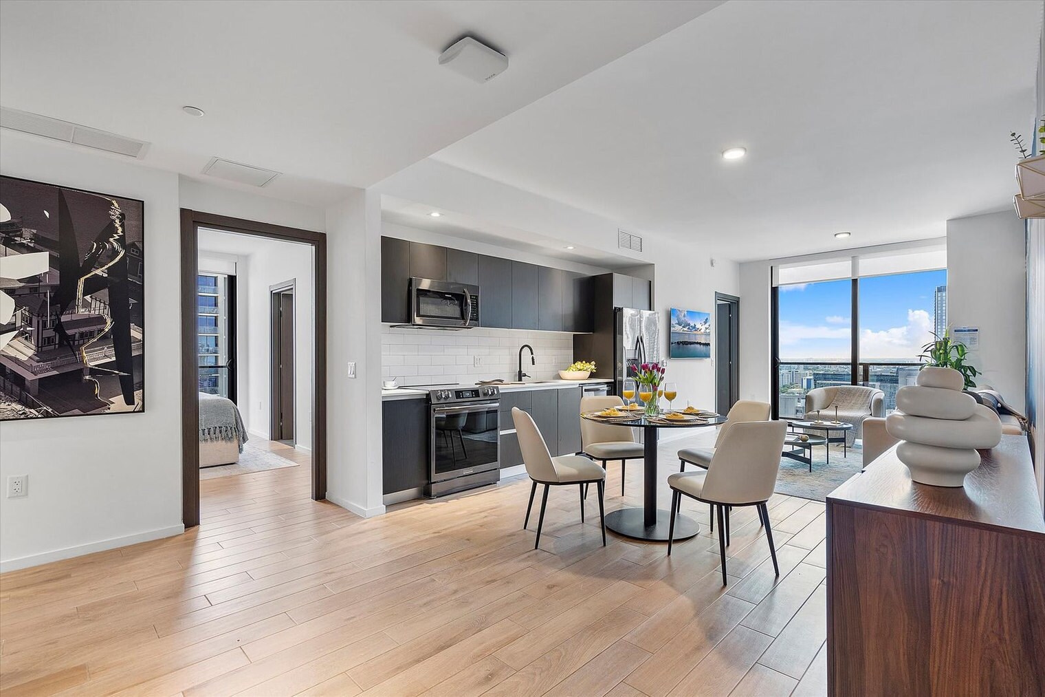 Building Photo - 398 NE 5th St