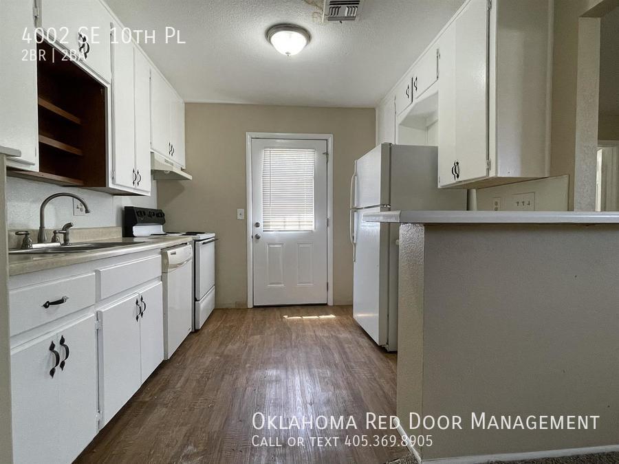 Building Photo - 4002 SE 10th Pl