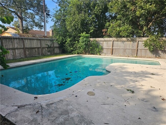 Building Photo - 4134 Sierra St