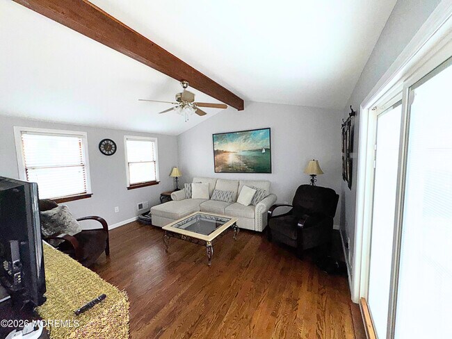 Building Photo - 524 Pennsylvania Ave