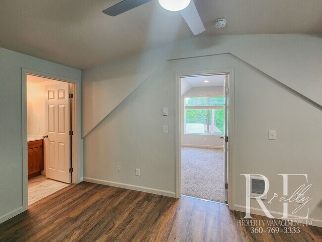 Building Photo - Fully Remodeled: 5 min Walk to Annapolis F...
