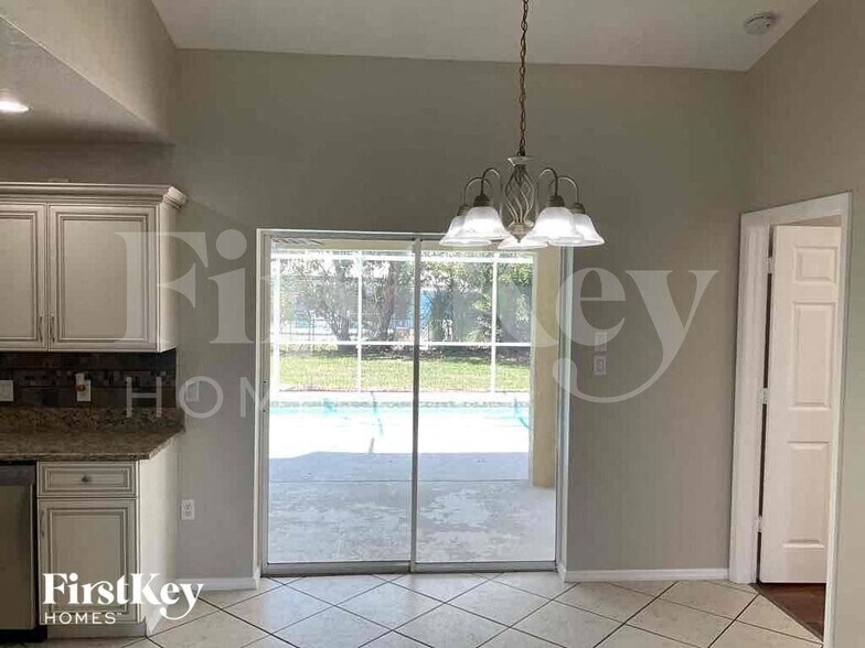 Building Photo - 820 Springview Ave NW