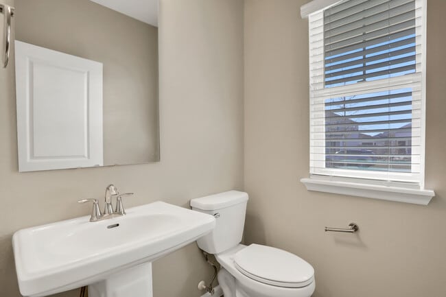 Building Photo - 2203 Sequoia Ct