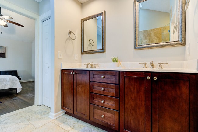 Building Photo - 104 Bright Angel Dr